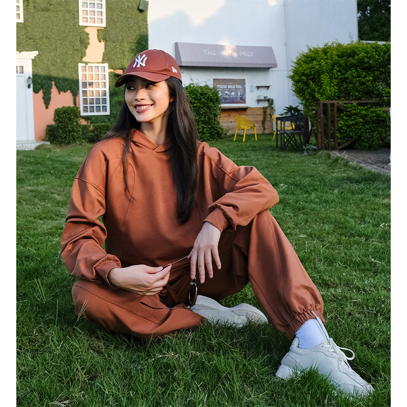 La Nikar Sports Hoodie and Straight Lantern Casual Pants Set