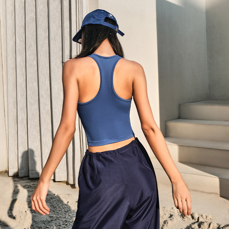La Nikar female I-back, shock absorbing yoga wear undershirt